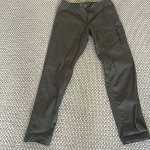 Vuori MEN’S large Olive colored, ripstop, joggers